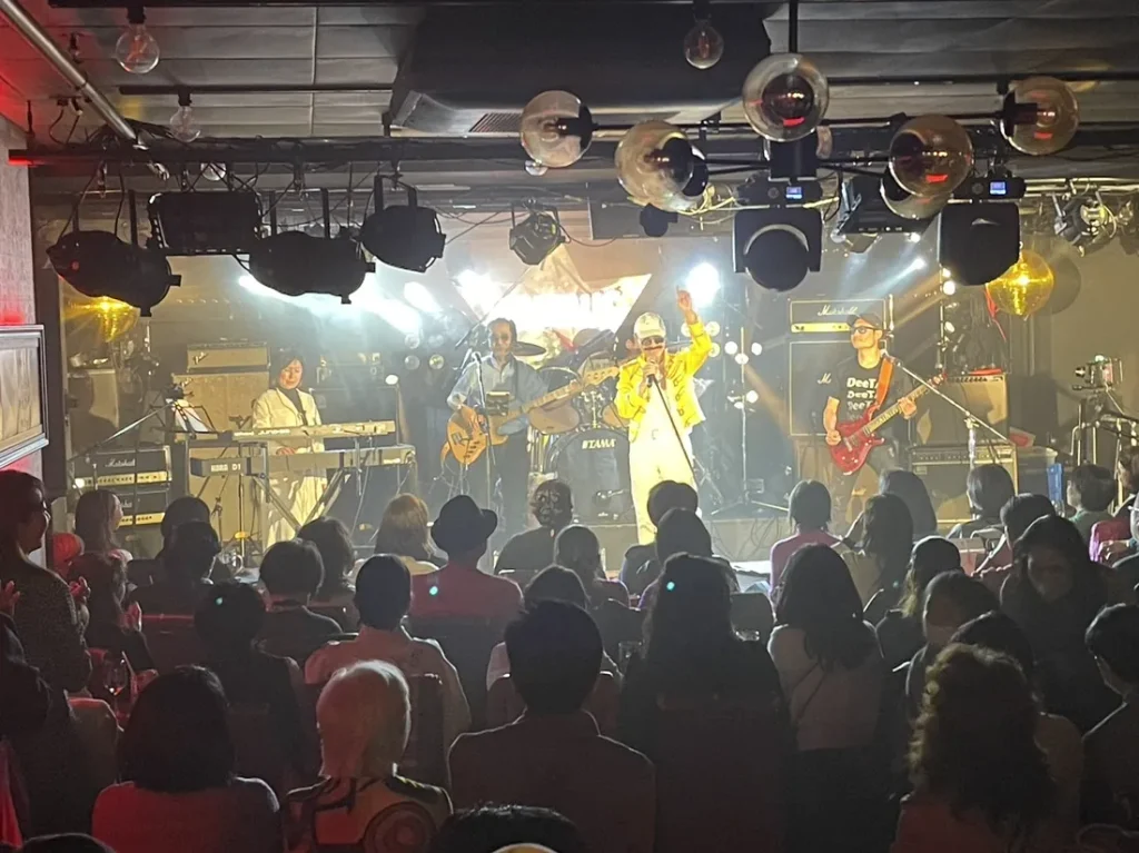 QUEENS LIMITED ライブ 満員
